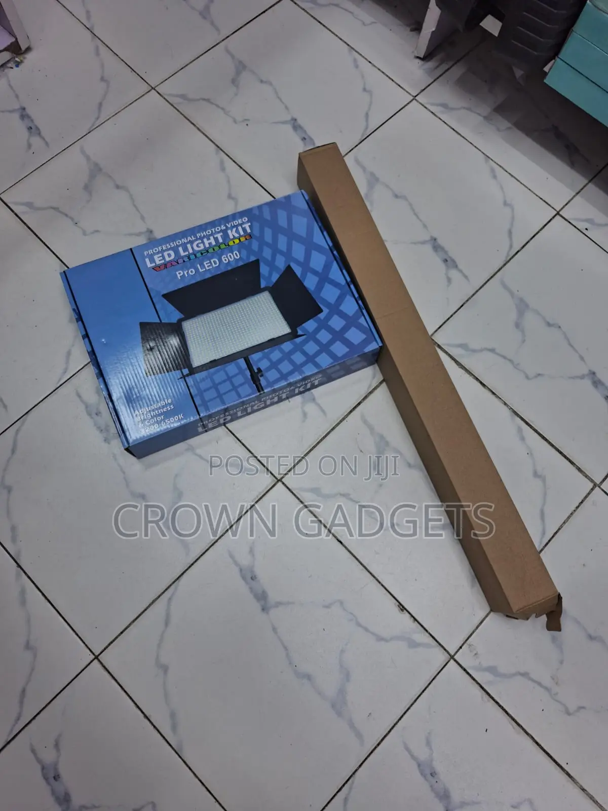 LED 600 Photography Light With Barn Doors Tripod Stand