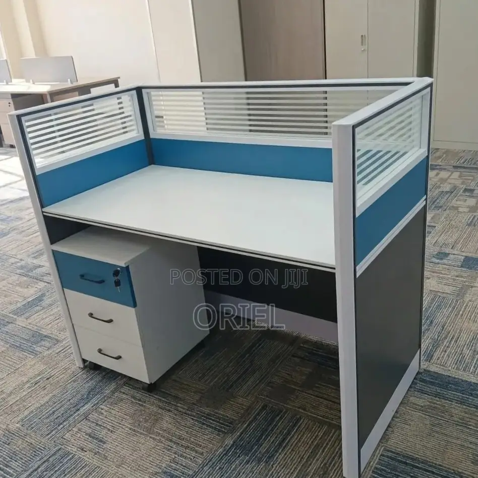 Office Workstation : 1-Way Modern Workstation