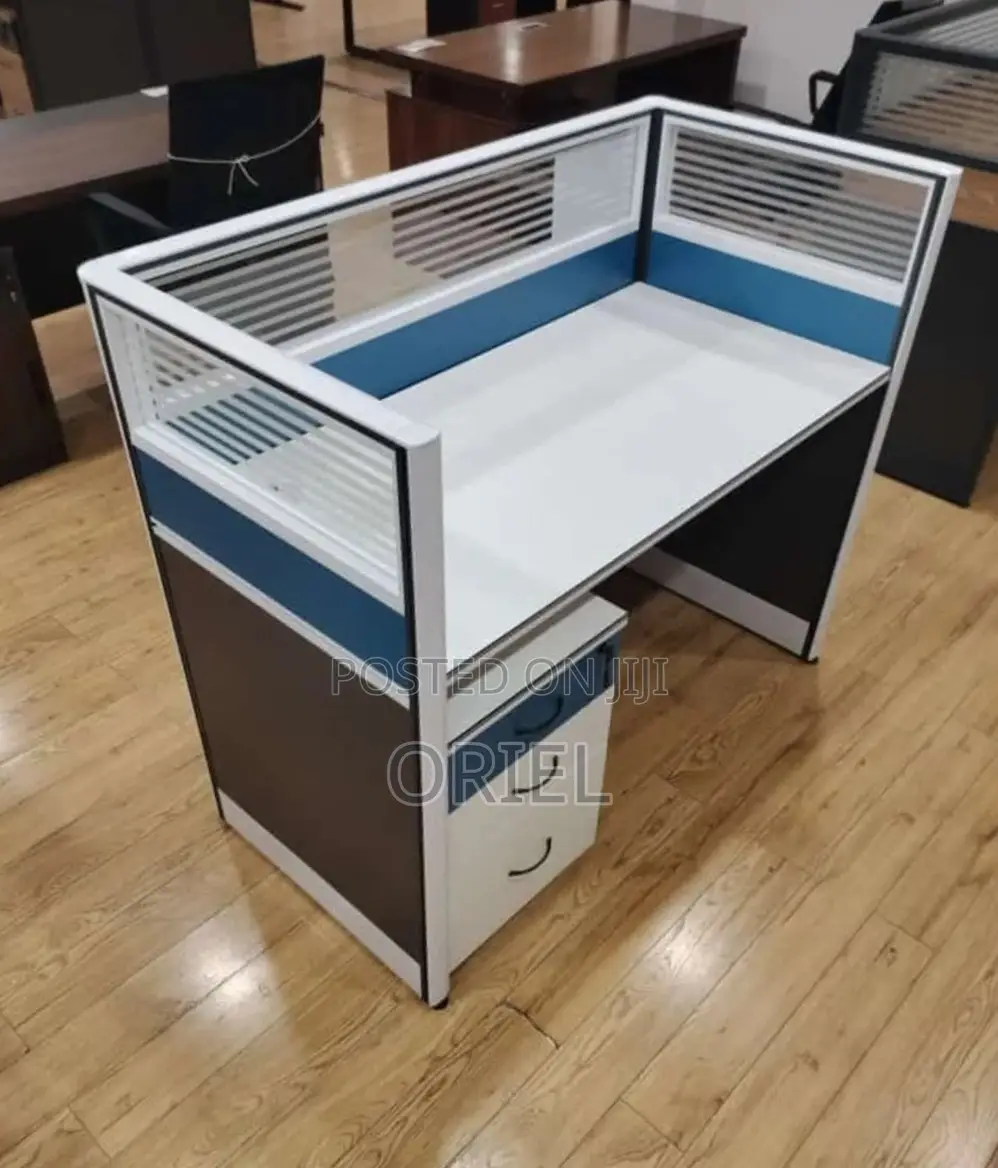 Office Workstation : 1-Way Modern Workstation