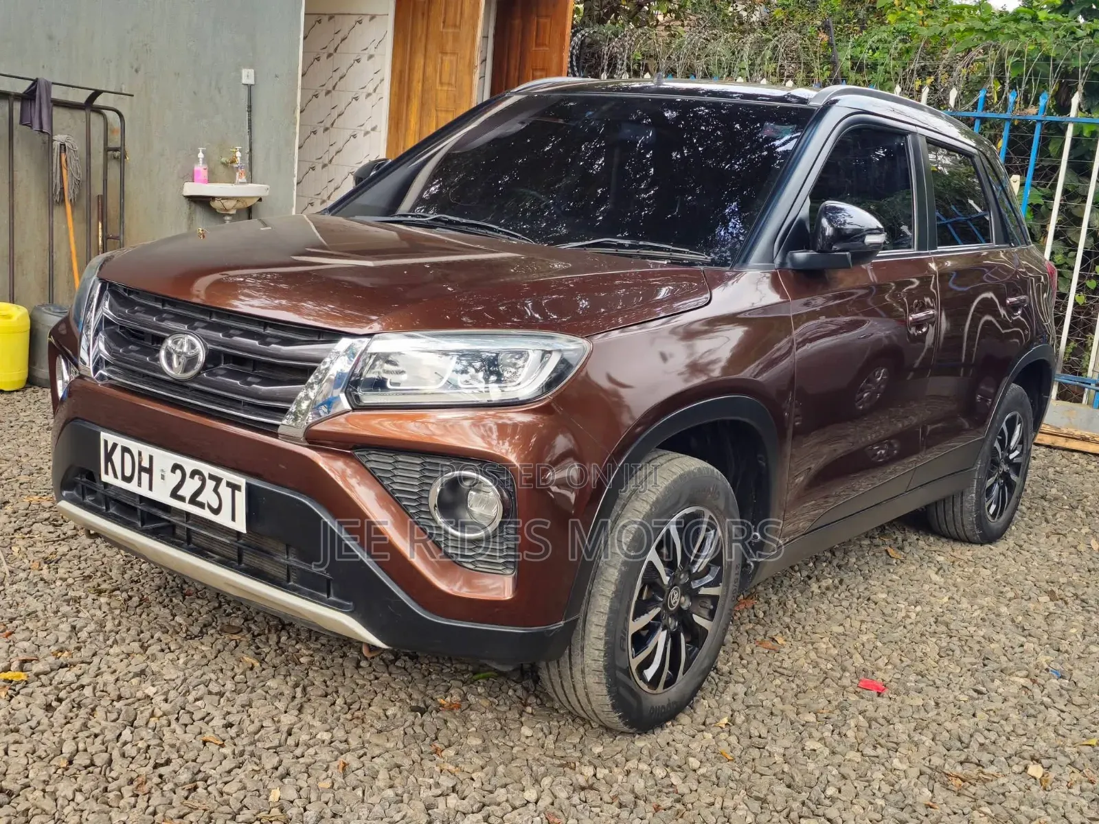 Toyota Urban Cruiser 2021 Brown