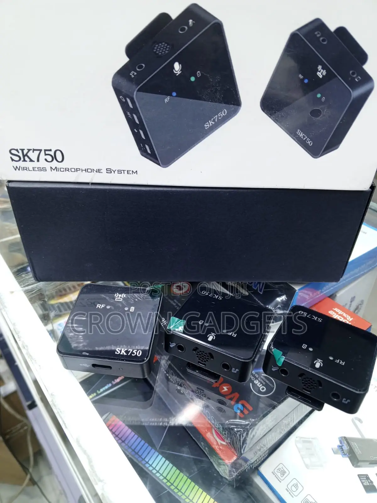 SK750 2.4GHz Dual Wireless Lavalier Microphone System