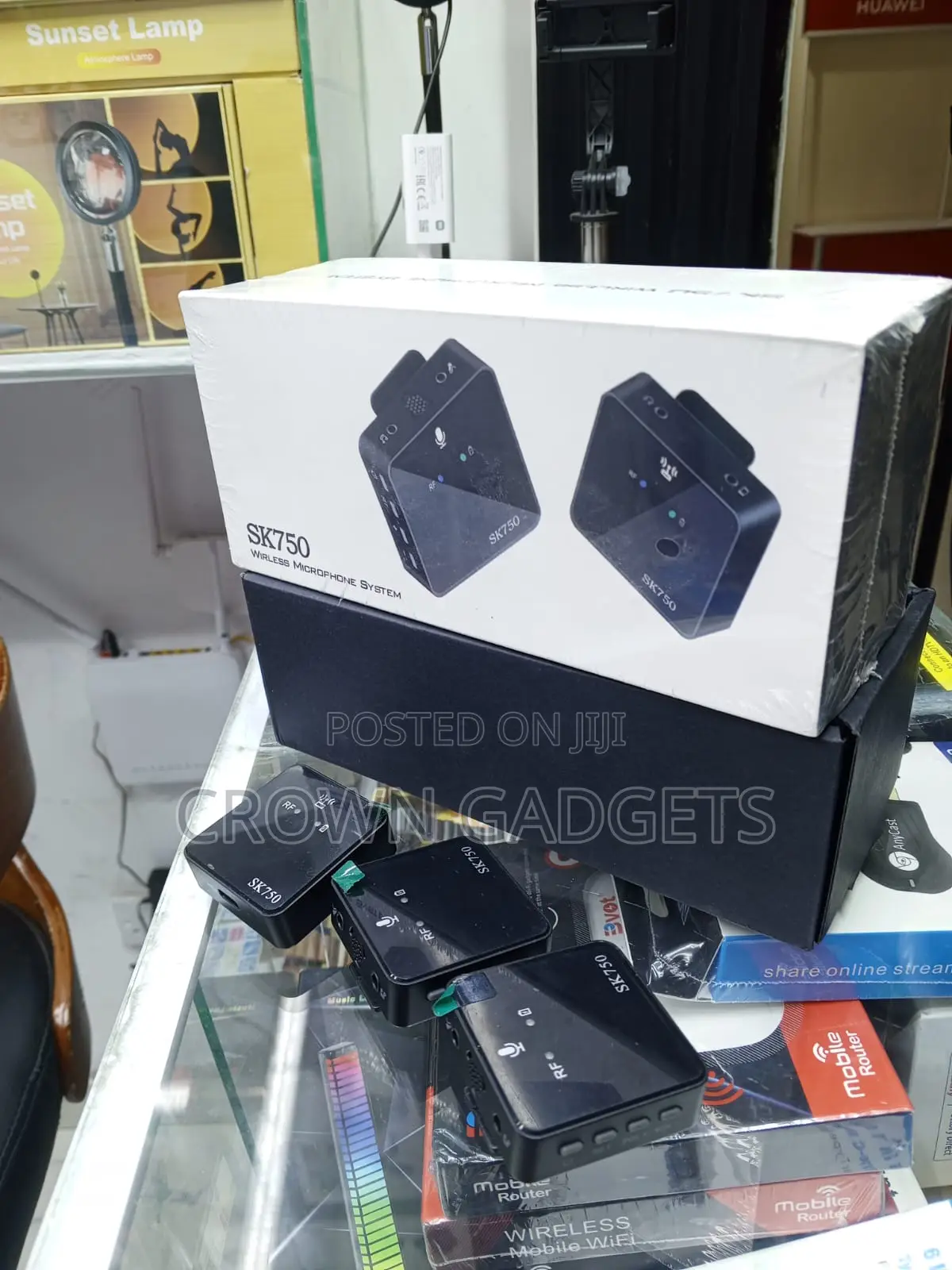 SK750 2.4GHz Dual Wireless Lavalier Microphone System