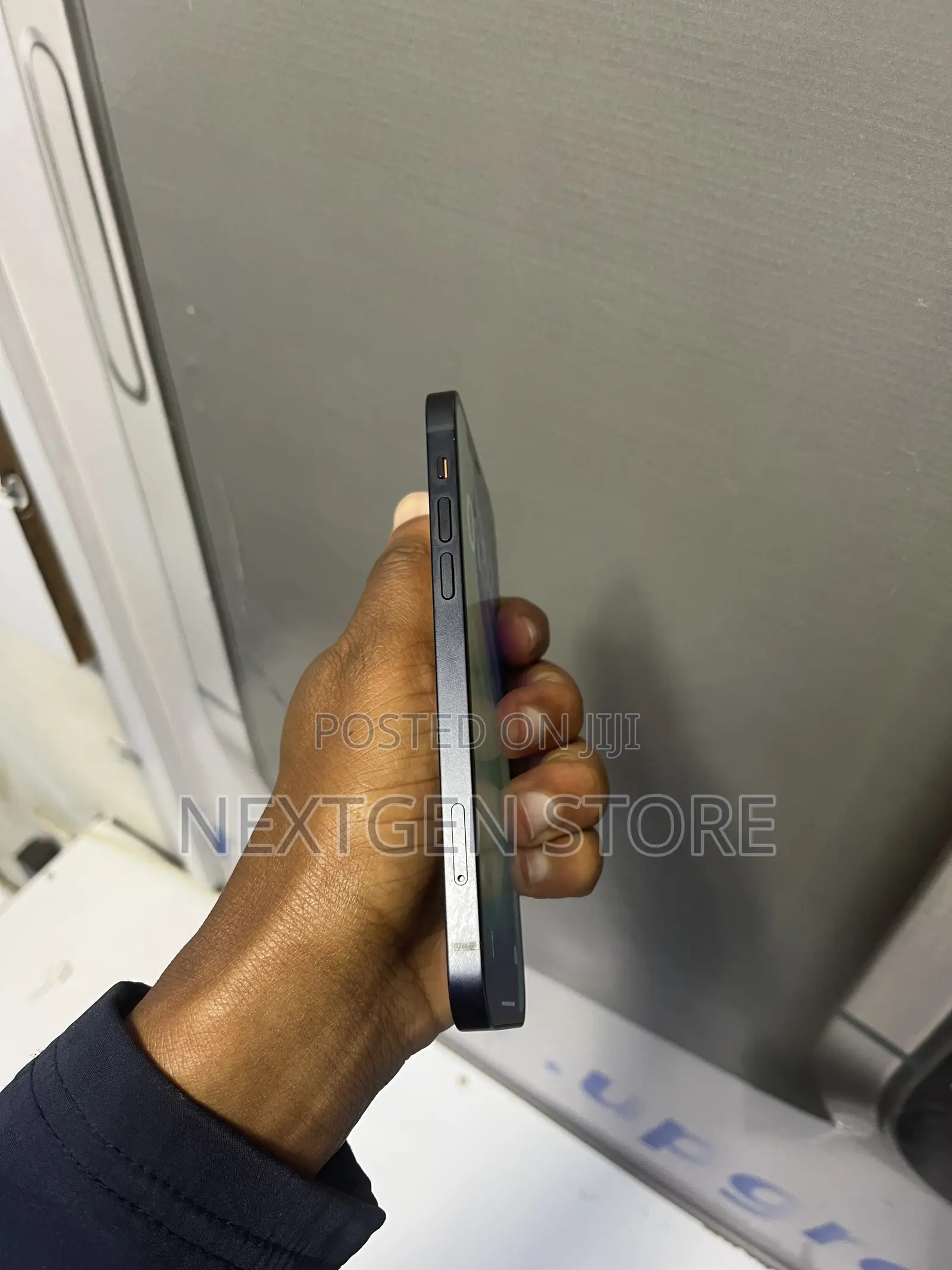 Apple iPhone 12 64 GB Black