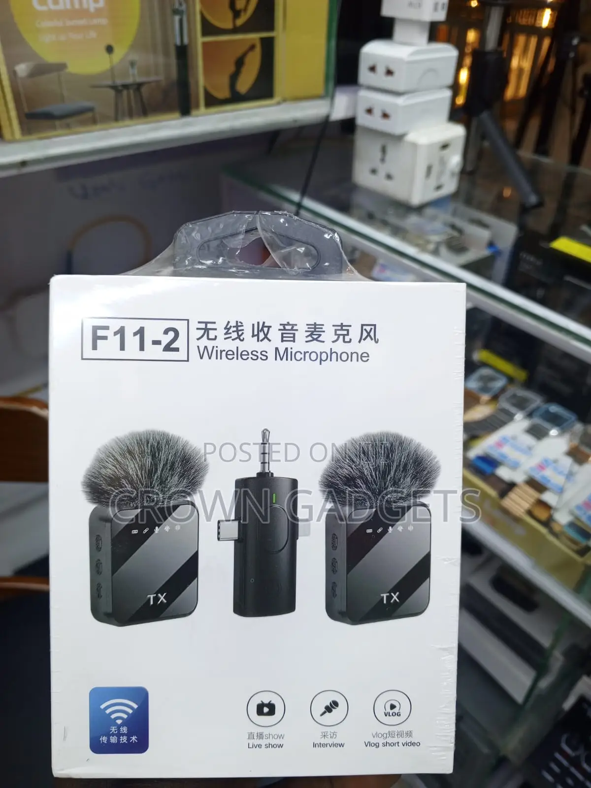 F11-2 Professional Wireless Lavalier Mic With 3-in-1 Receiver