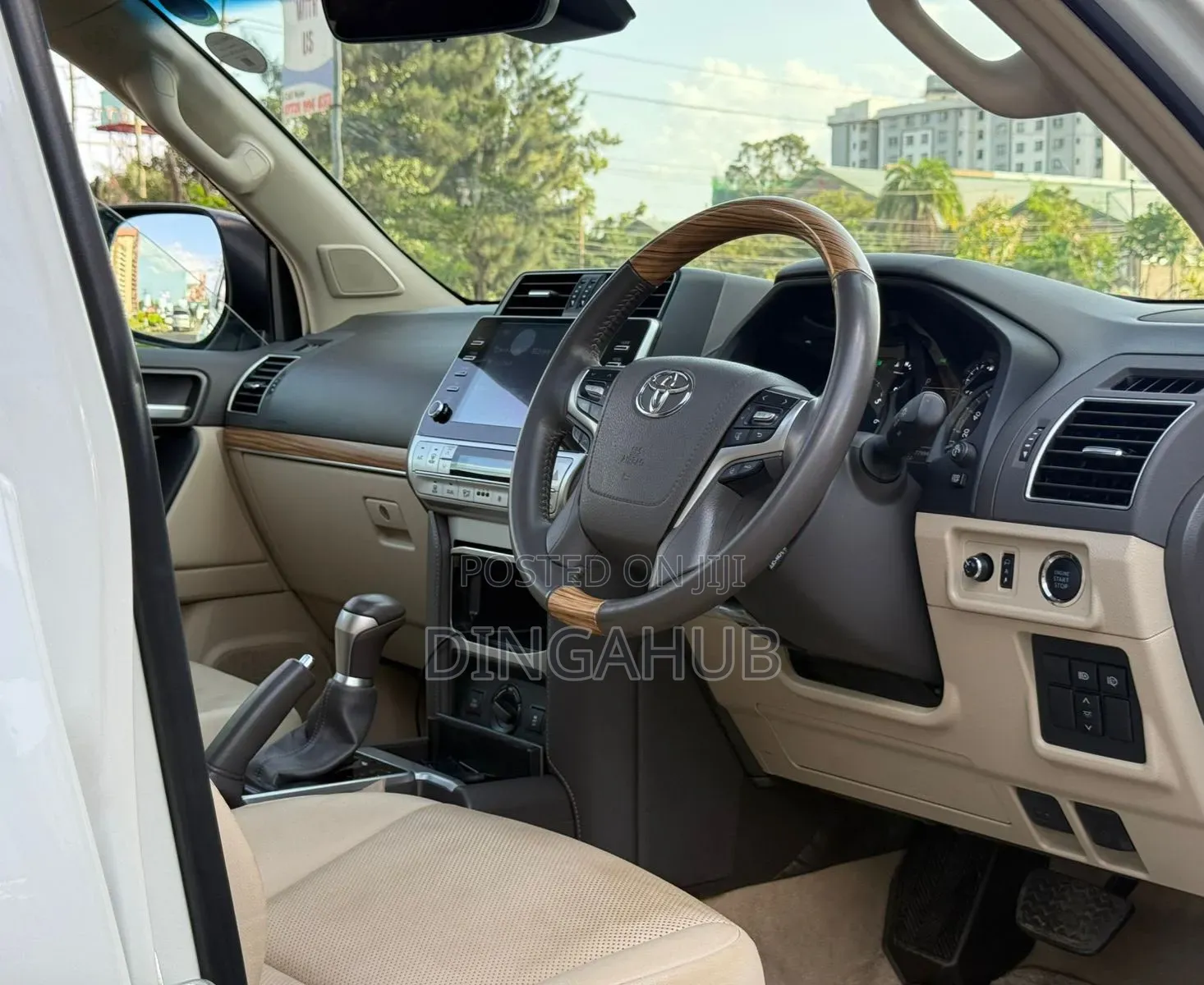 Toyota Land Cruiser Prado 2022 White