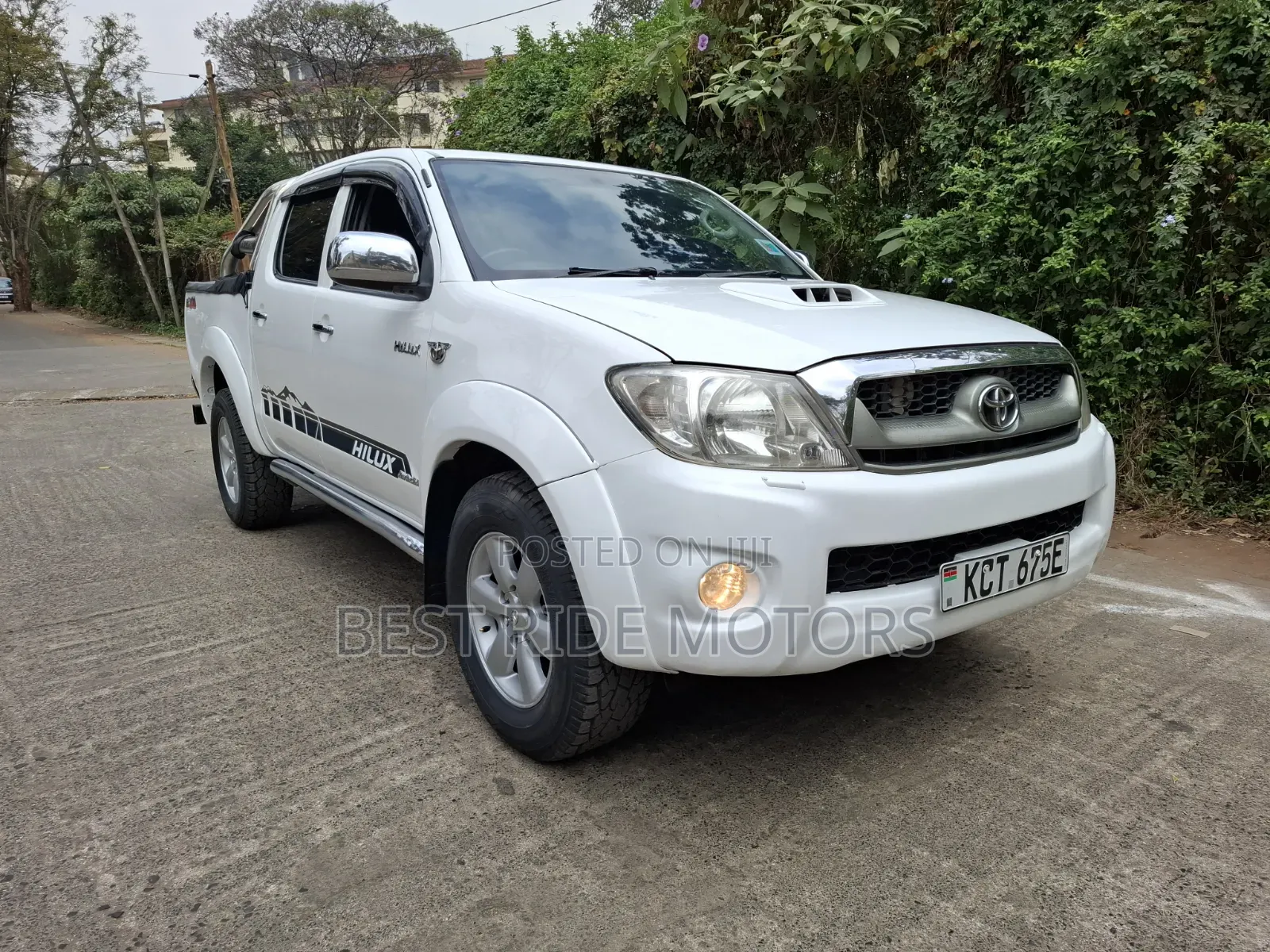 Toyota Hilux 3.0 D-4D 4x4 2013 White