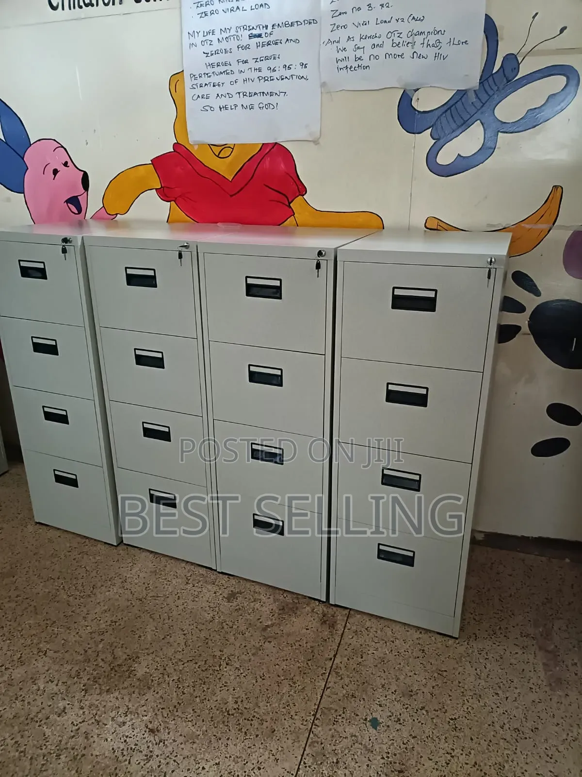 Modern Gym Cabinet With 4 Drawers