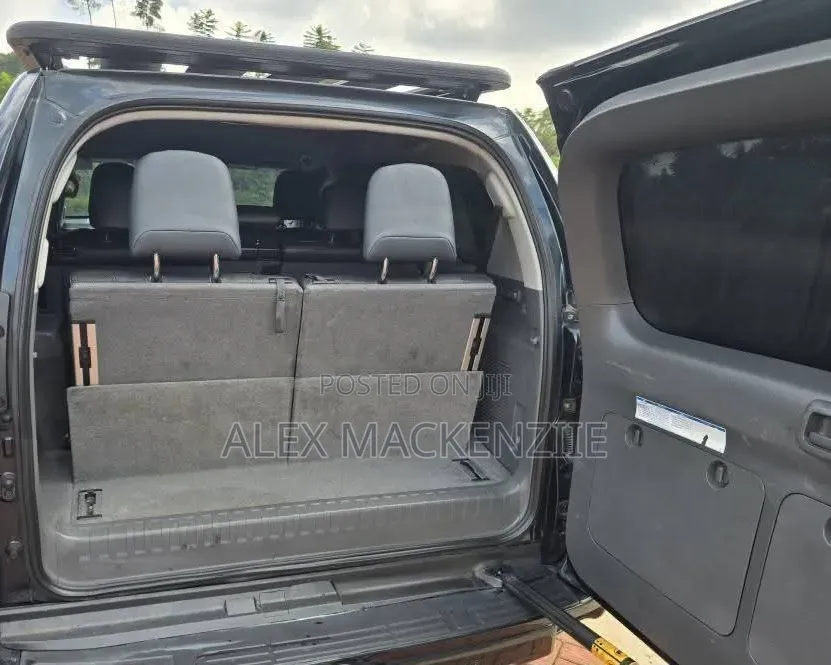 Toyota Land Cruiser Prado 2010 Black