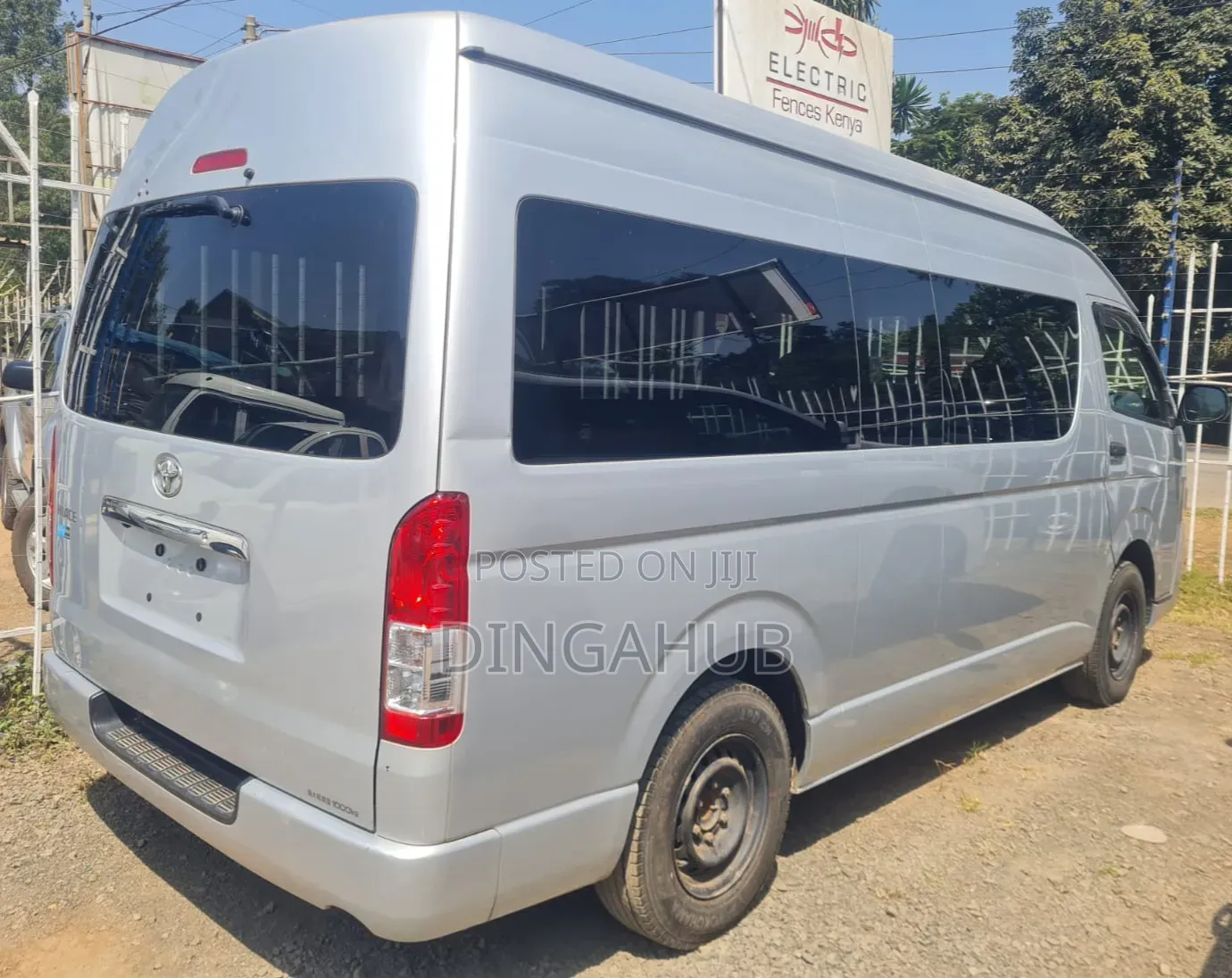 Toyota HiAce 2018 Silver