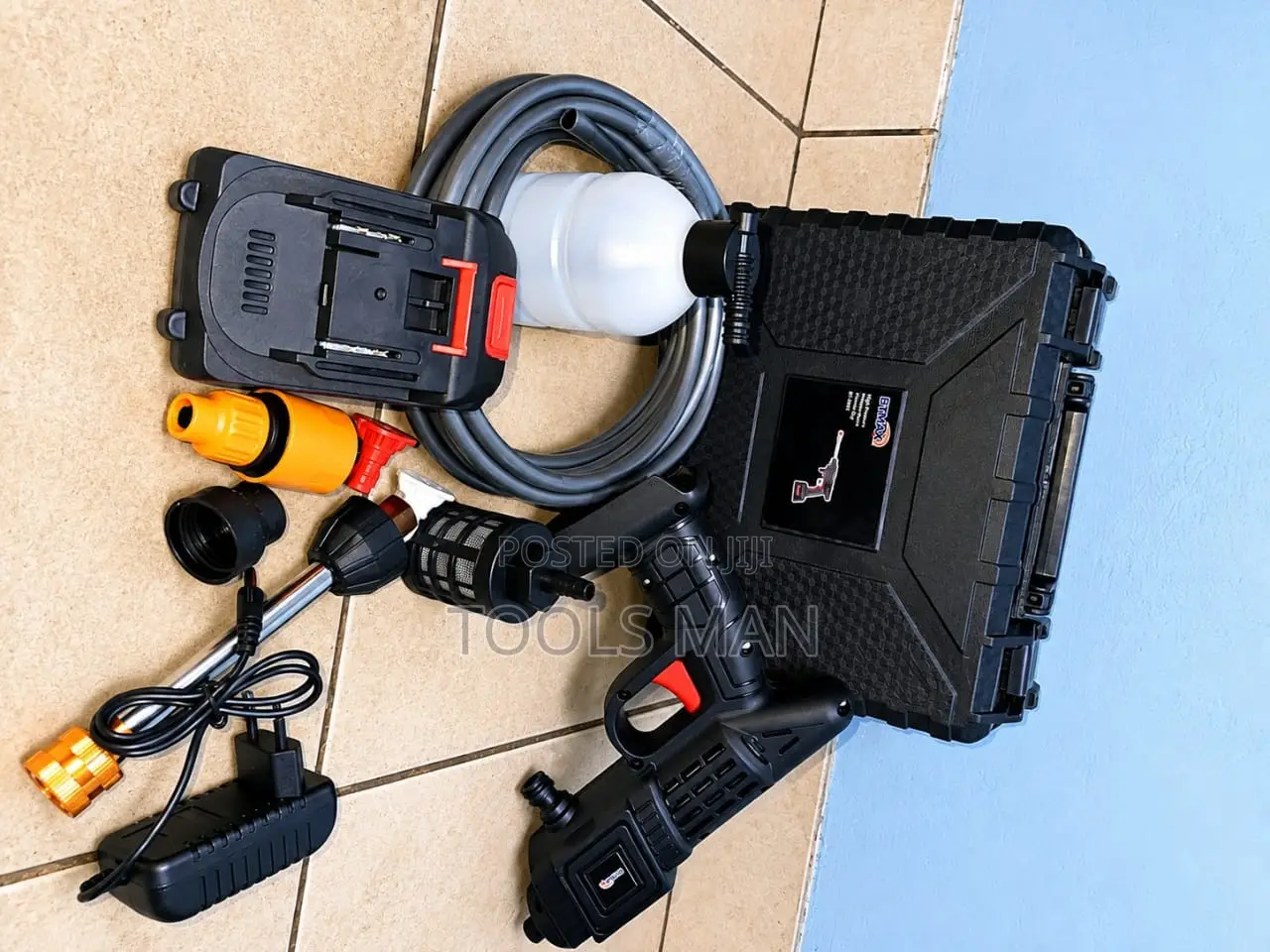 Car wash.Cordless High Pressure Washer BTMAX BT-3995 Water Pump