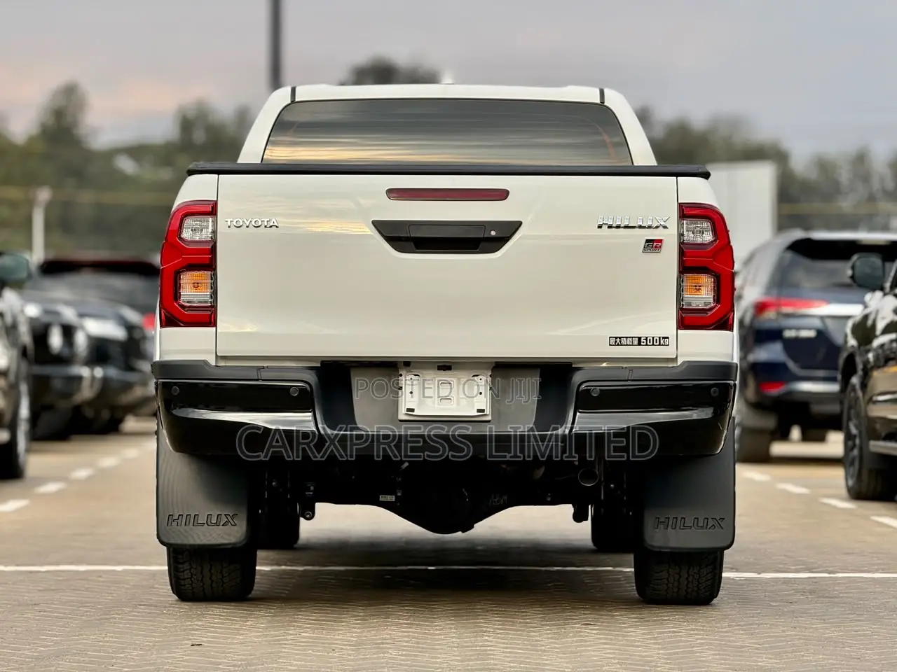 Toyota Hilux 2021 White