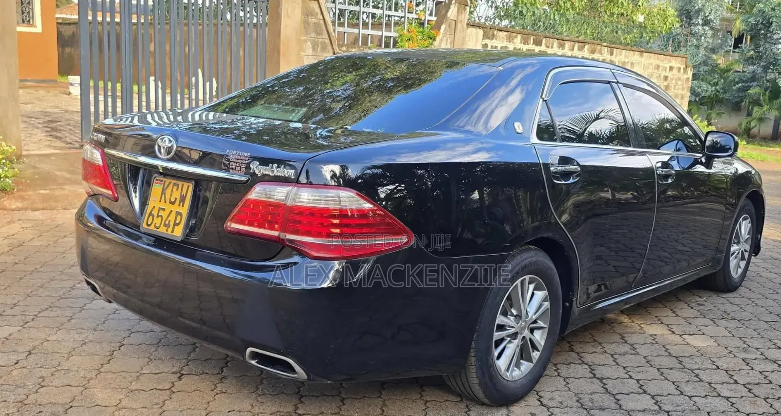 Toyota Crown 2012 Black