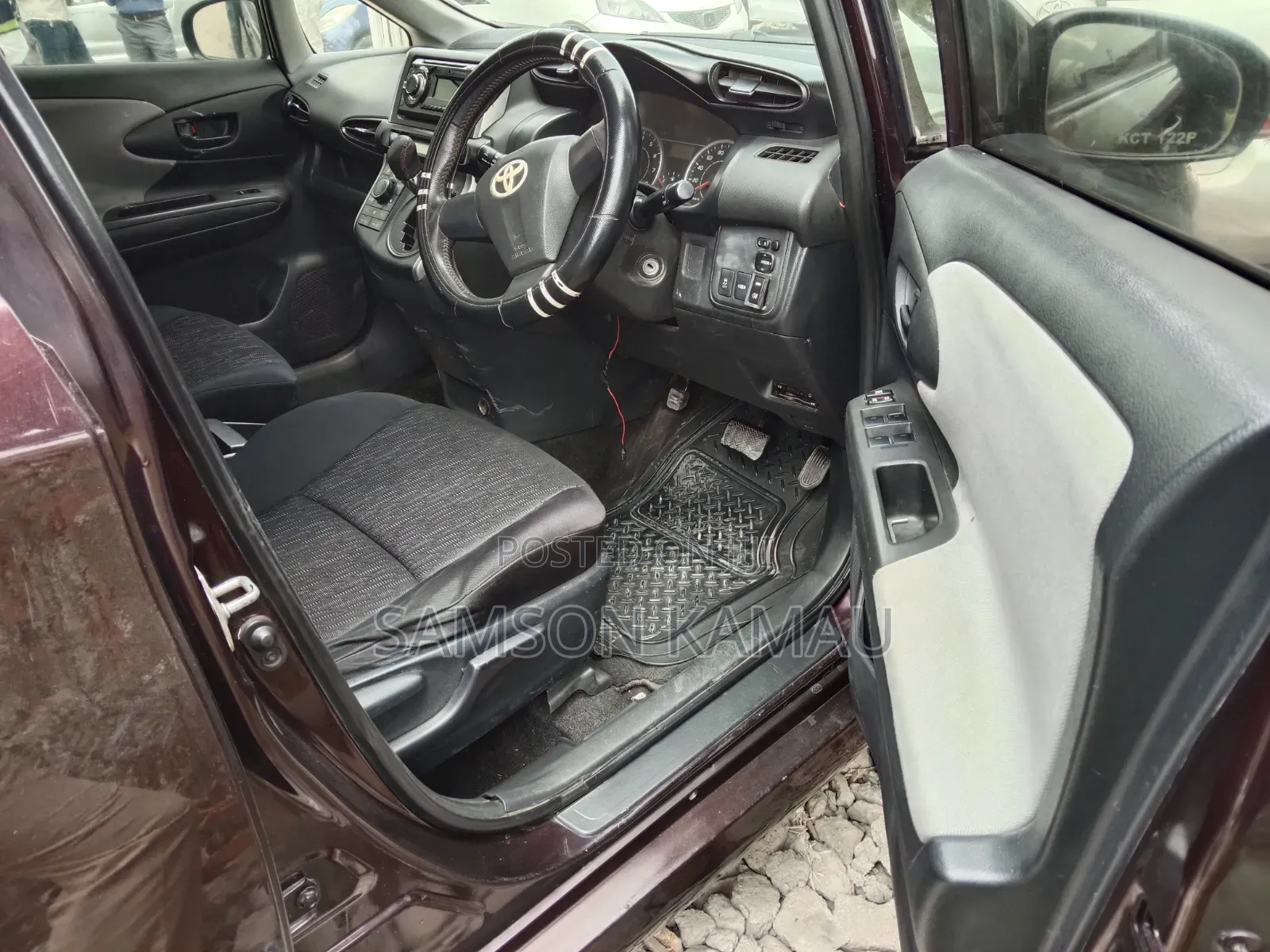 Toyota Wish 2012 Maroon
