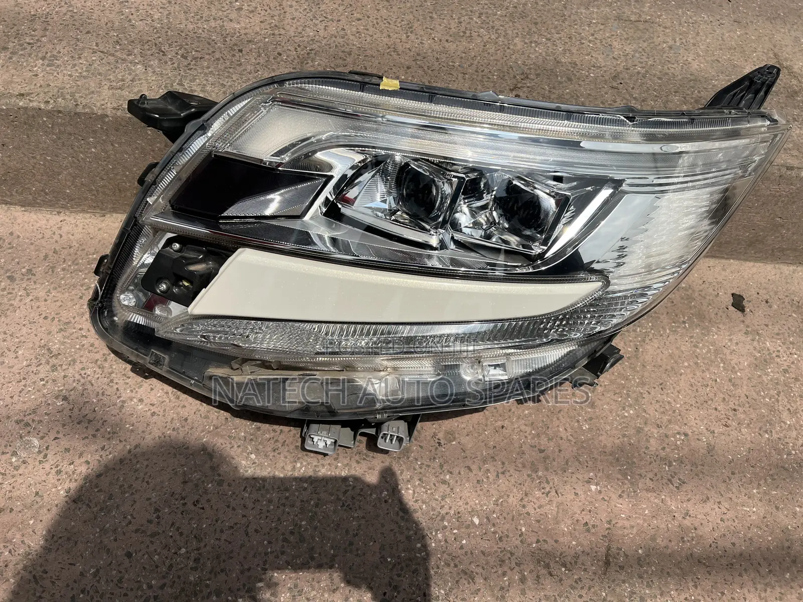 Toyota Noah Headlight 2018 (A)