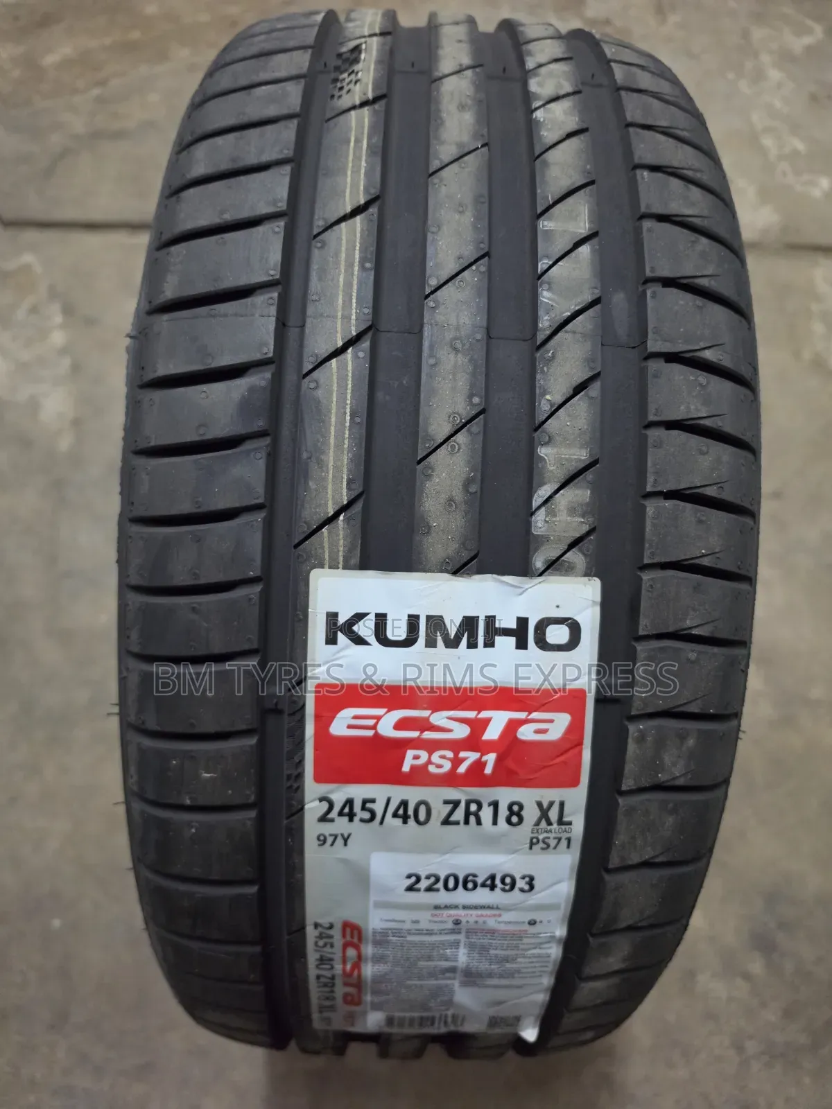 245/40 R18 Khumo Tires (Ecsta Ps71)