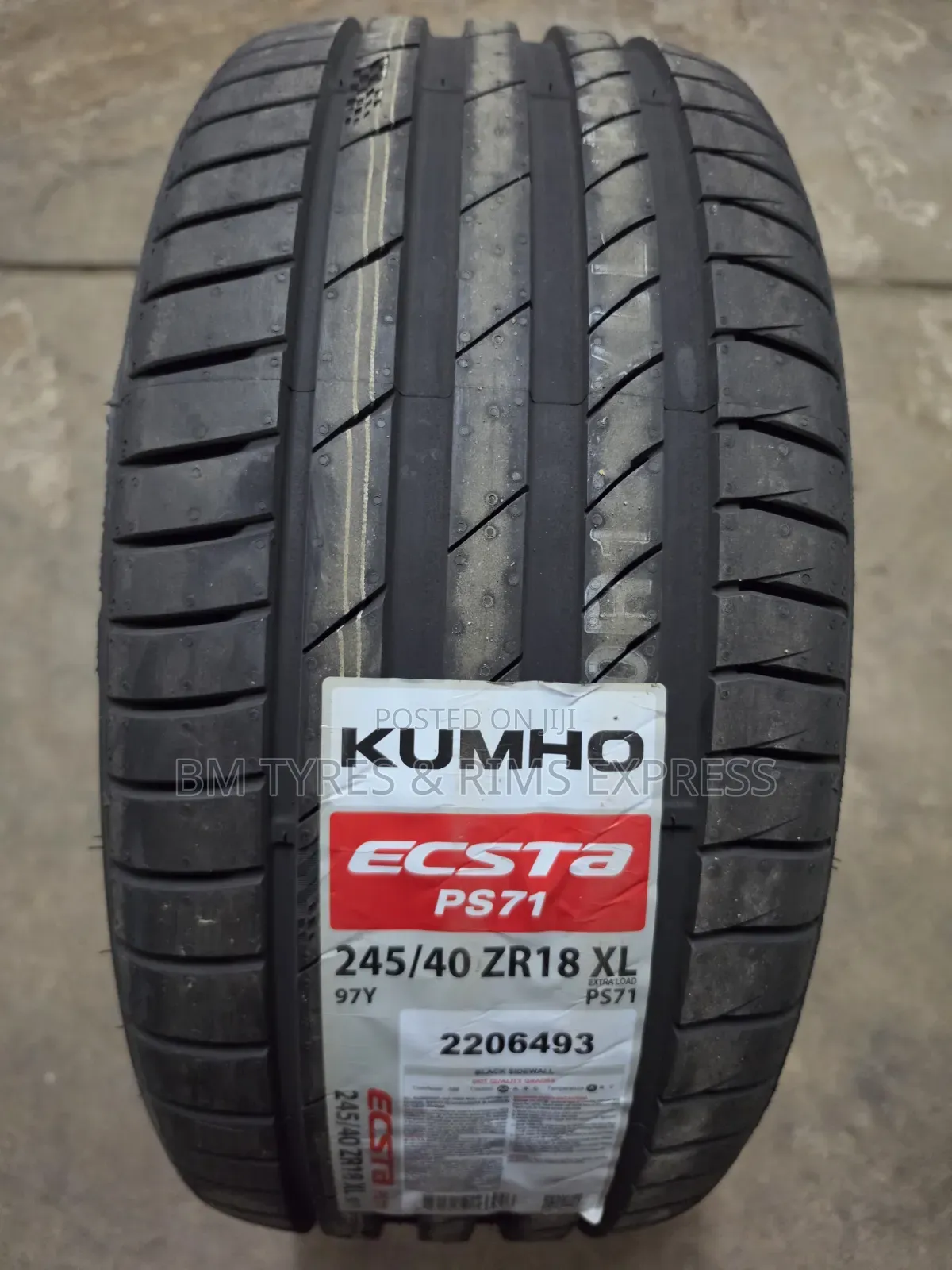 245/40 R18 Khumo Tires (Ecsta Ps71)