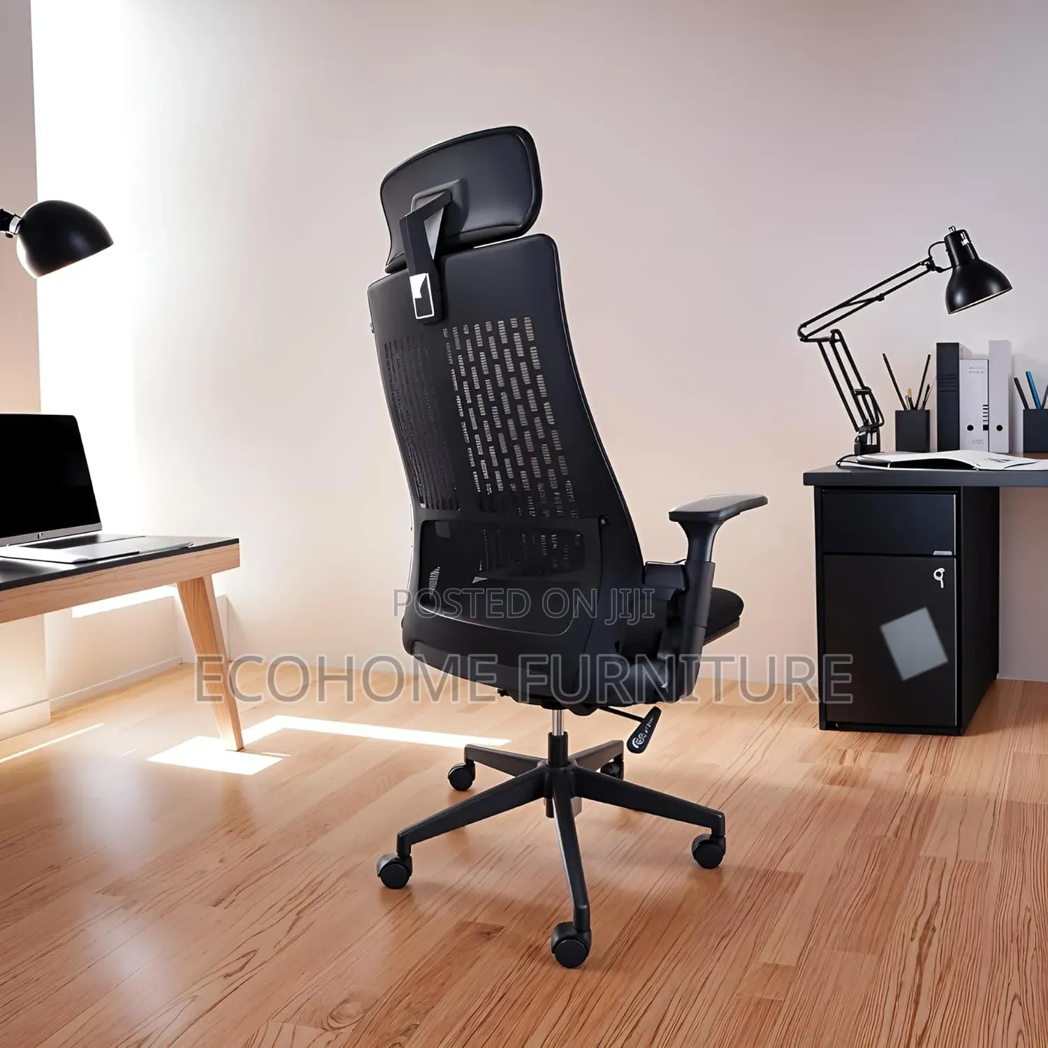Office Chair. Ergonomic Mesh Chair Adjustable , and Reclining