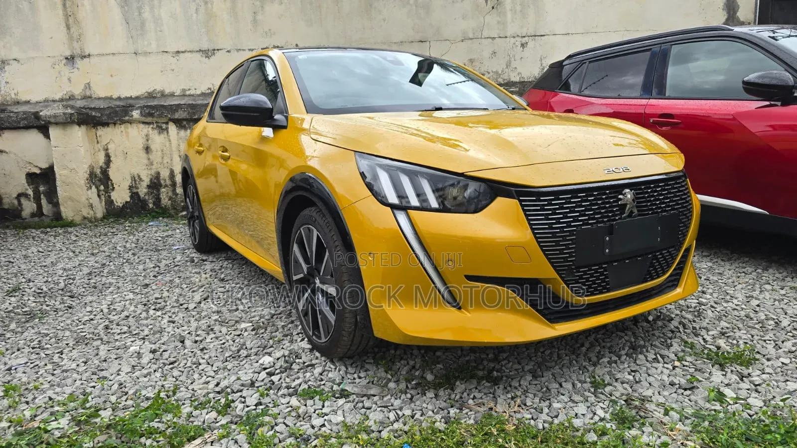 Peugeot 208 2021 Yellow