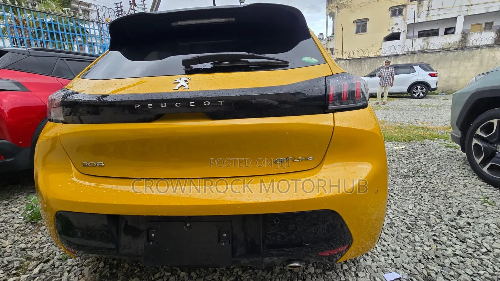 Peugeot 208 2021 Yellow