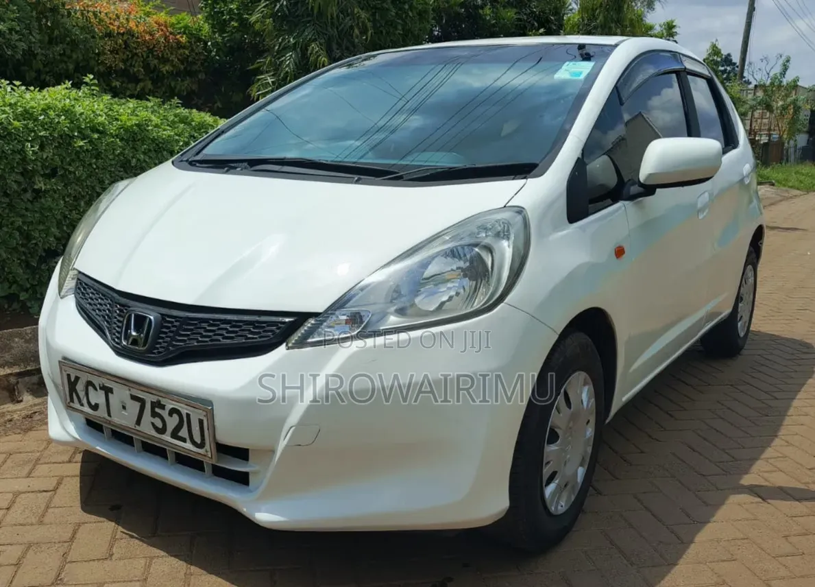 Honda Fit 2011 Off white