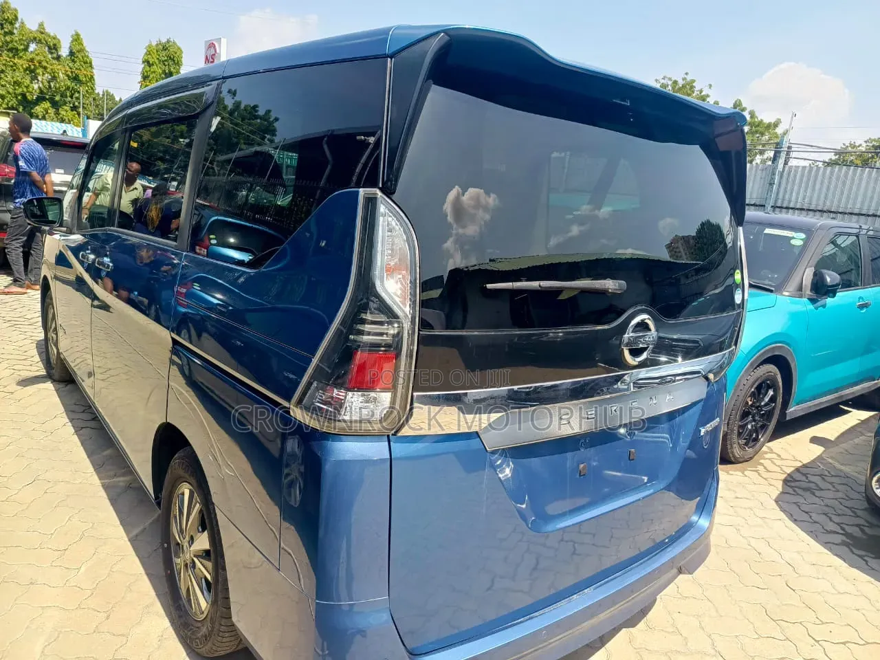 Nissan Serena 2019 Blue