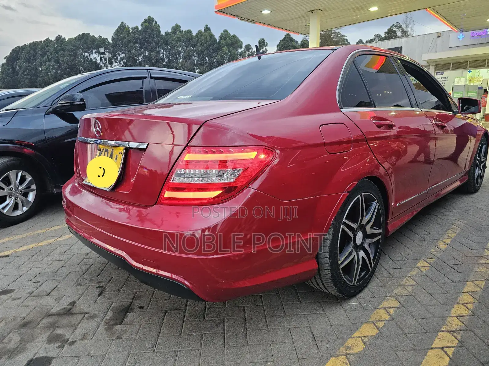 Mercedes-Benz C180 2014 Red