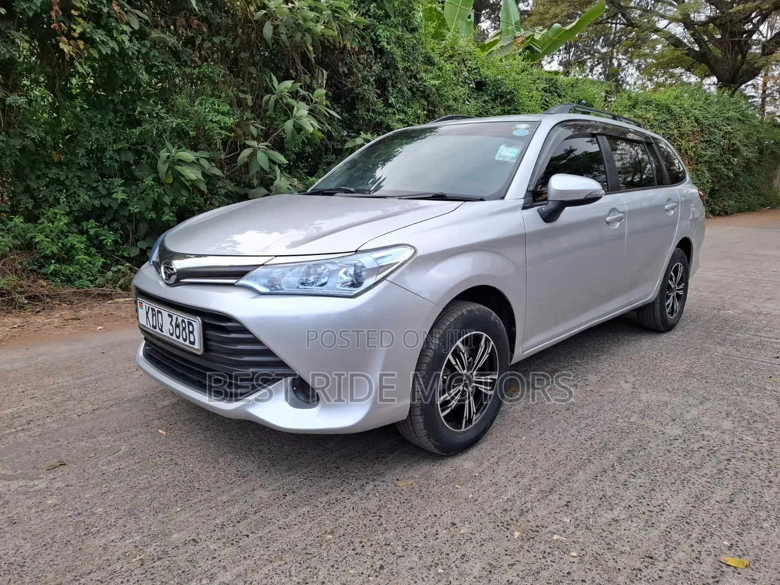 Toyota Corolla Fielder 2017 Silver