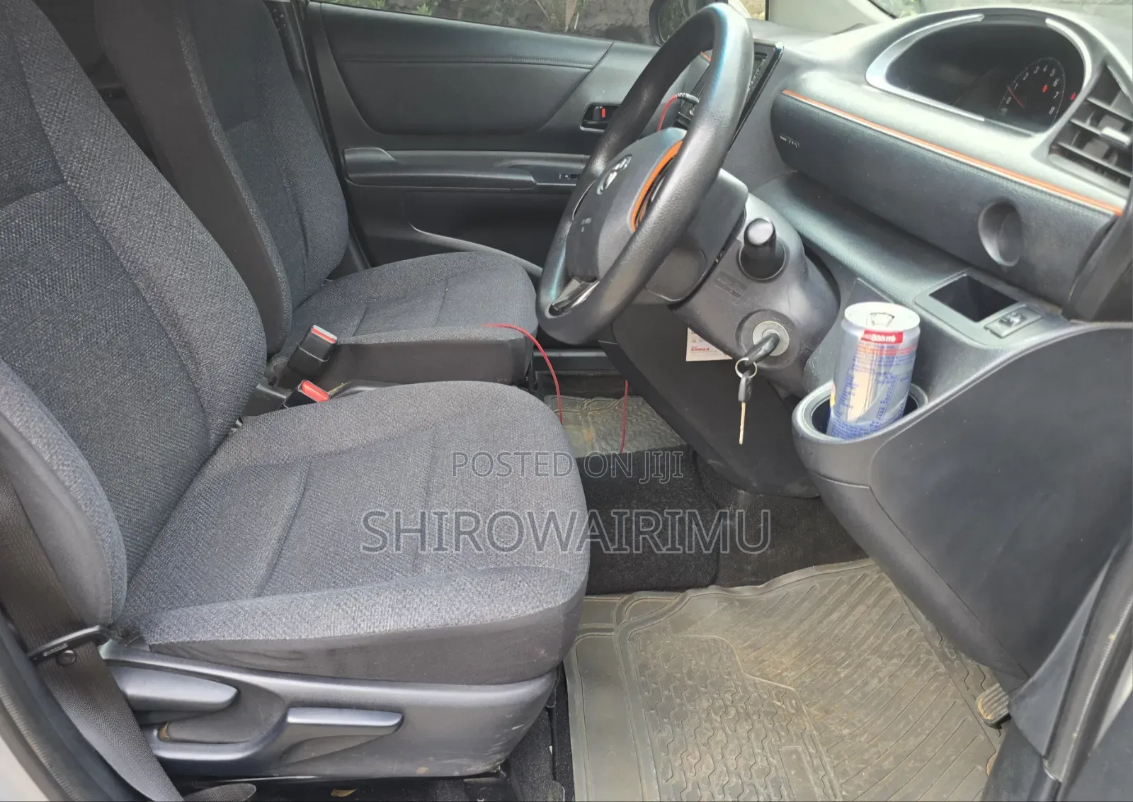 Toyota Sienta 2016 Silver
