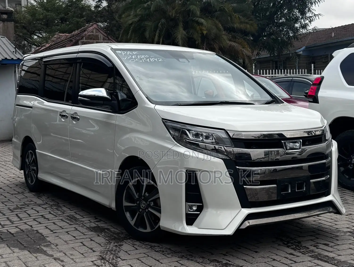 Toyota Noah 2.0 FWD (8 Seater) 2019 White