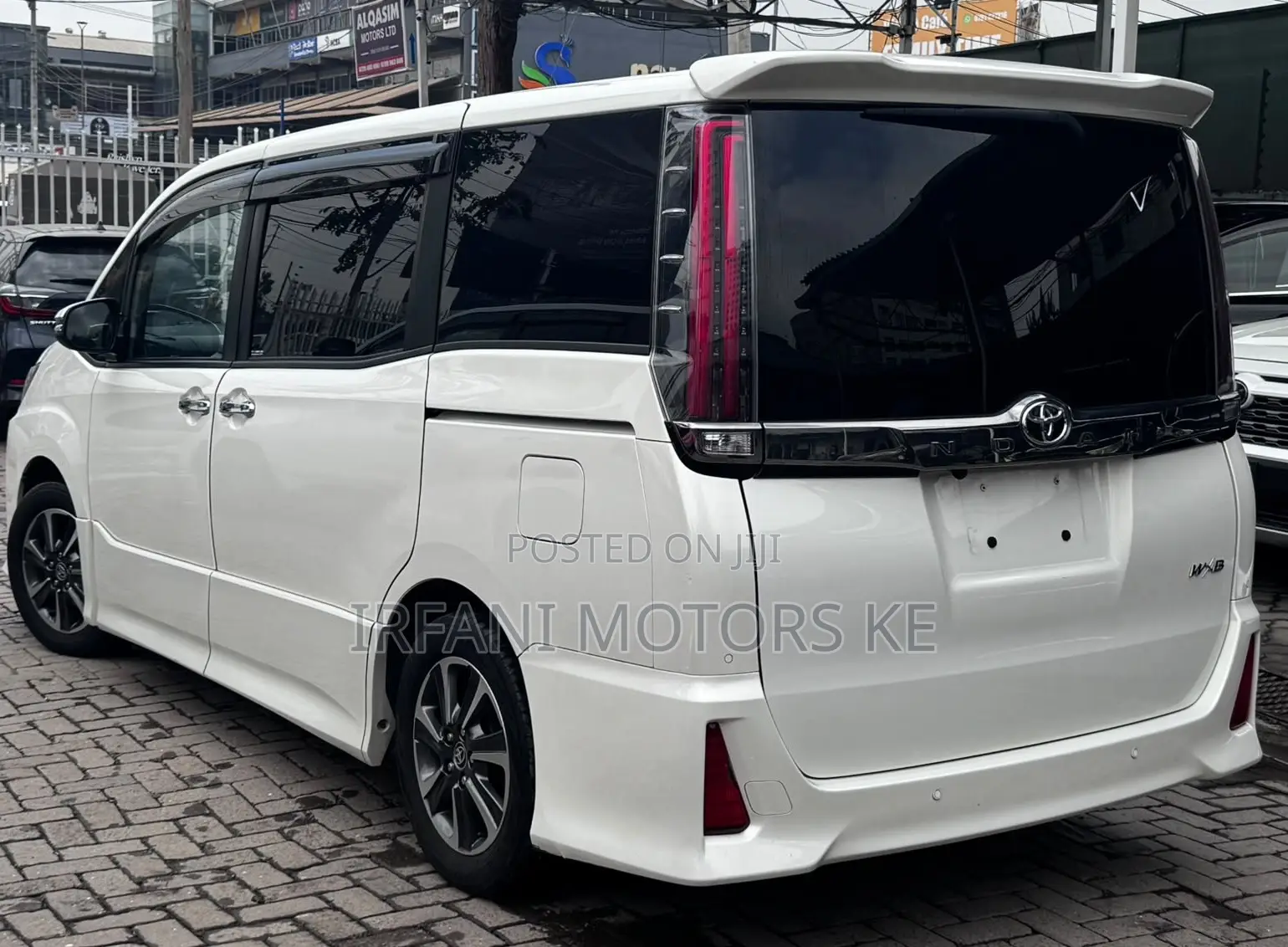 Toyota Noah 2.0 FWD (8 Seater) 2019 White