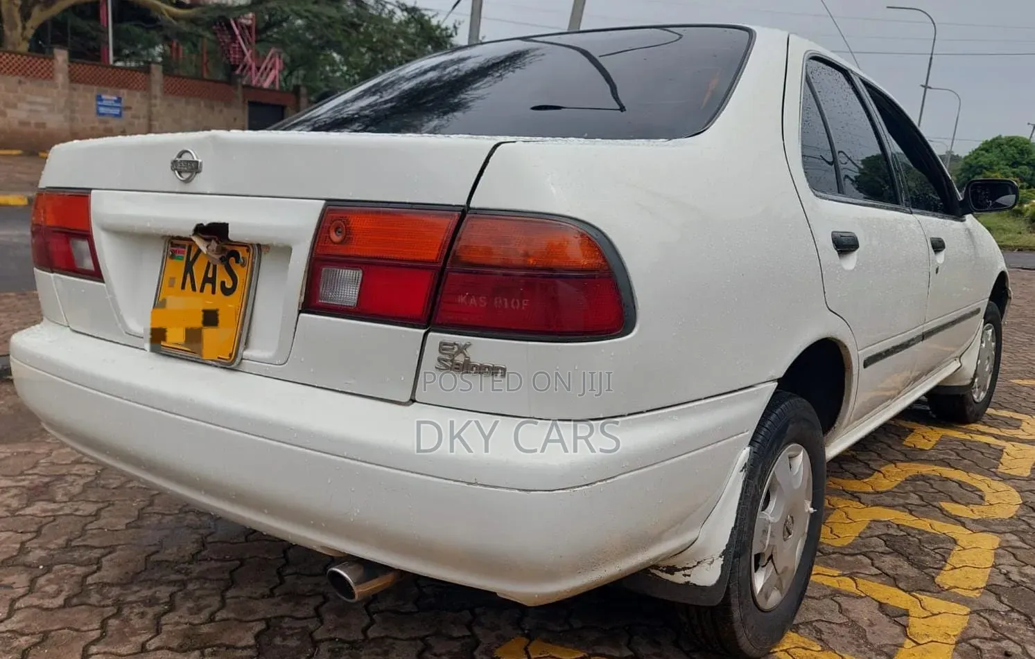 Nissan Sunny 2002 White