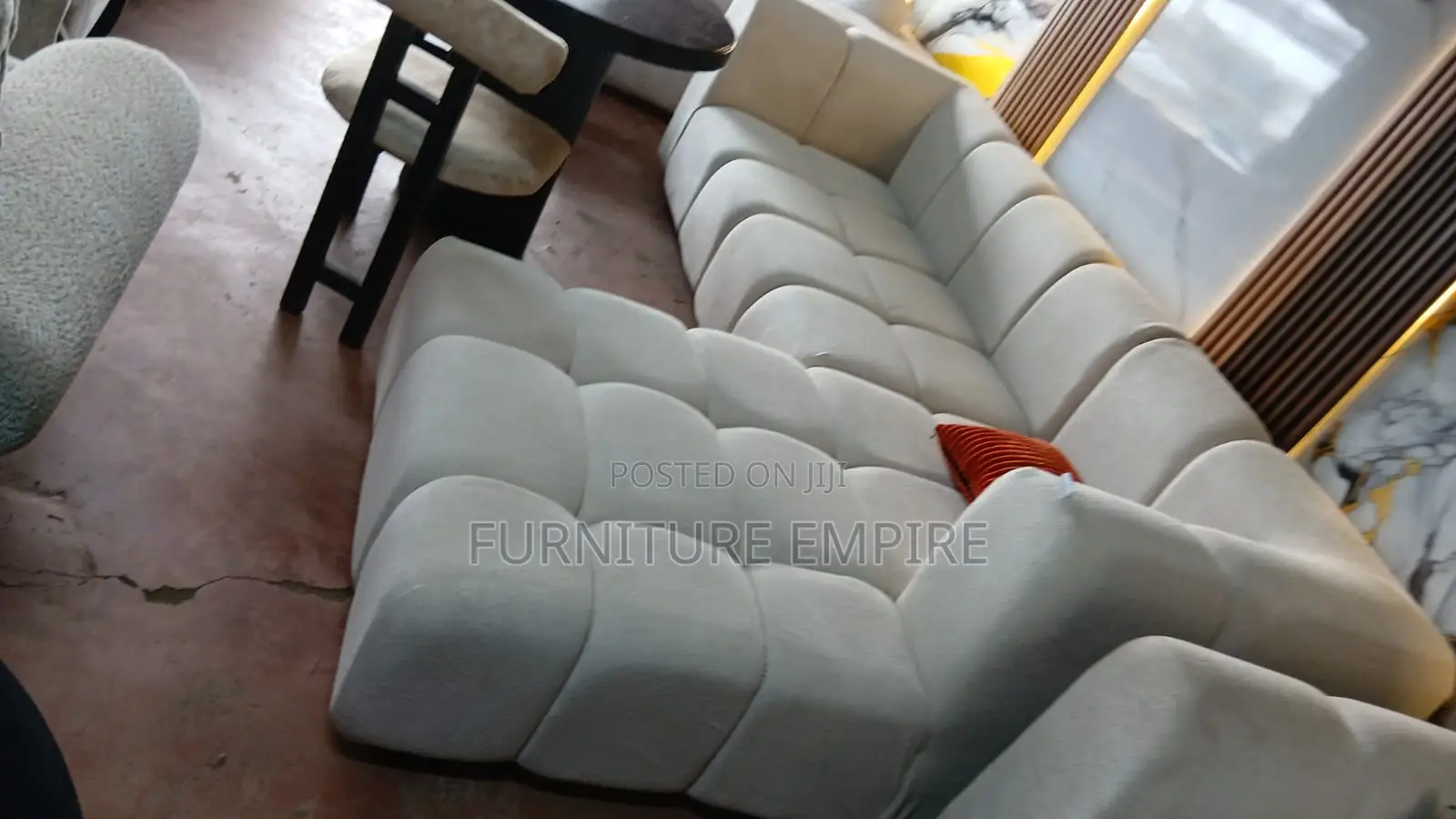 6 Seater L-Shaped Sofa Off White Bubble Design