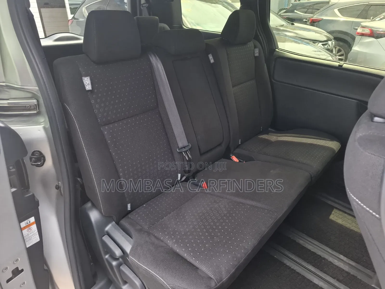 Toyota Noah 2019 Silver