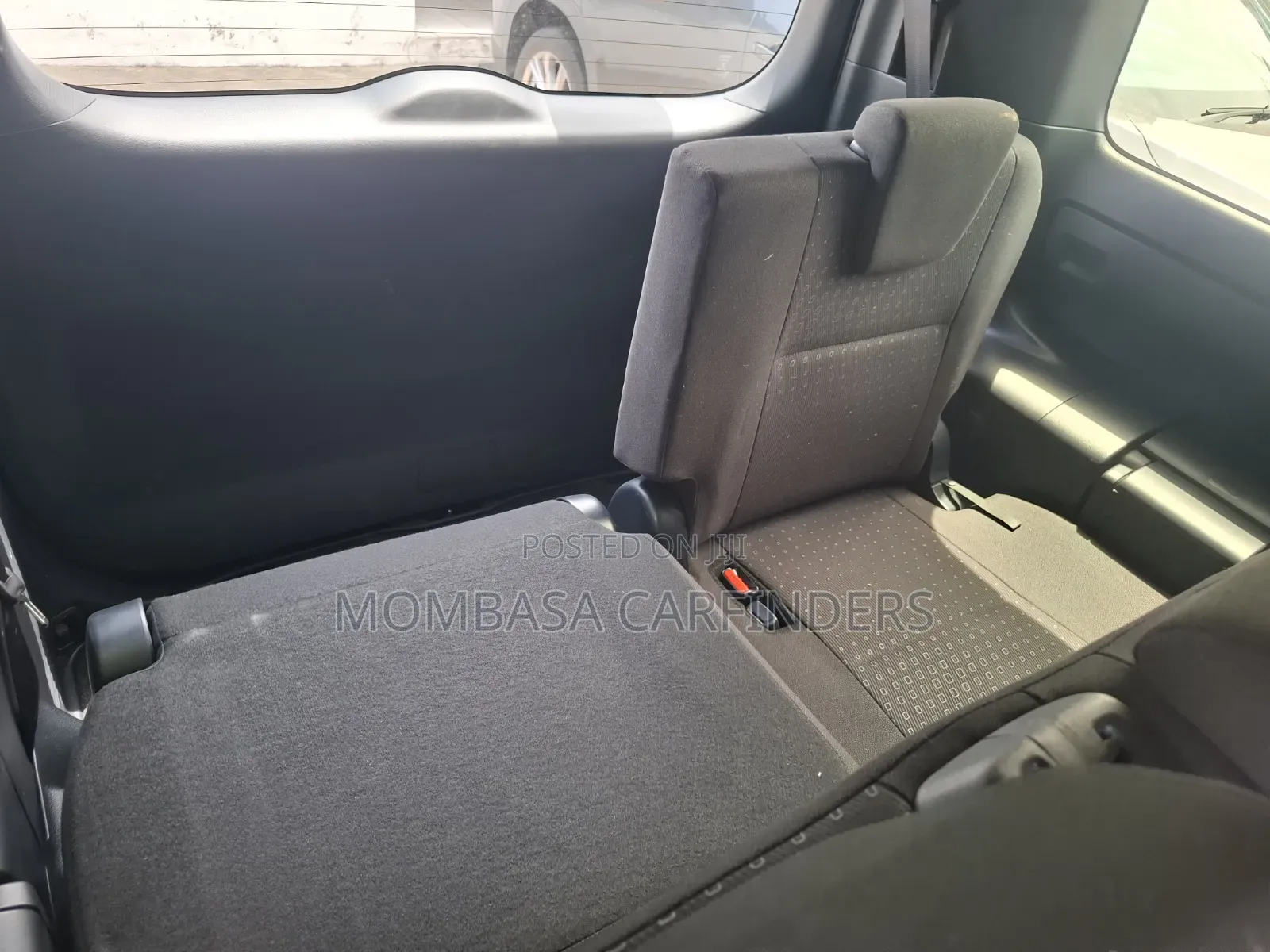 Toyota Noah 2019 Silver