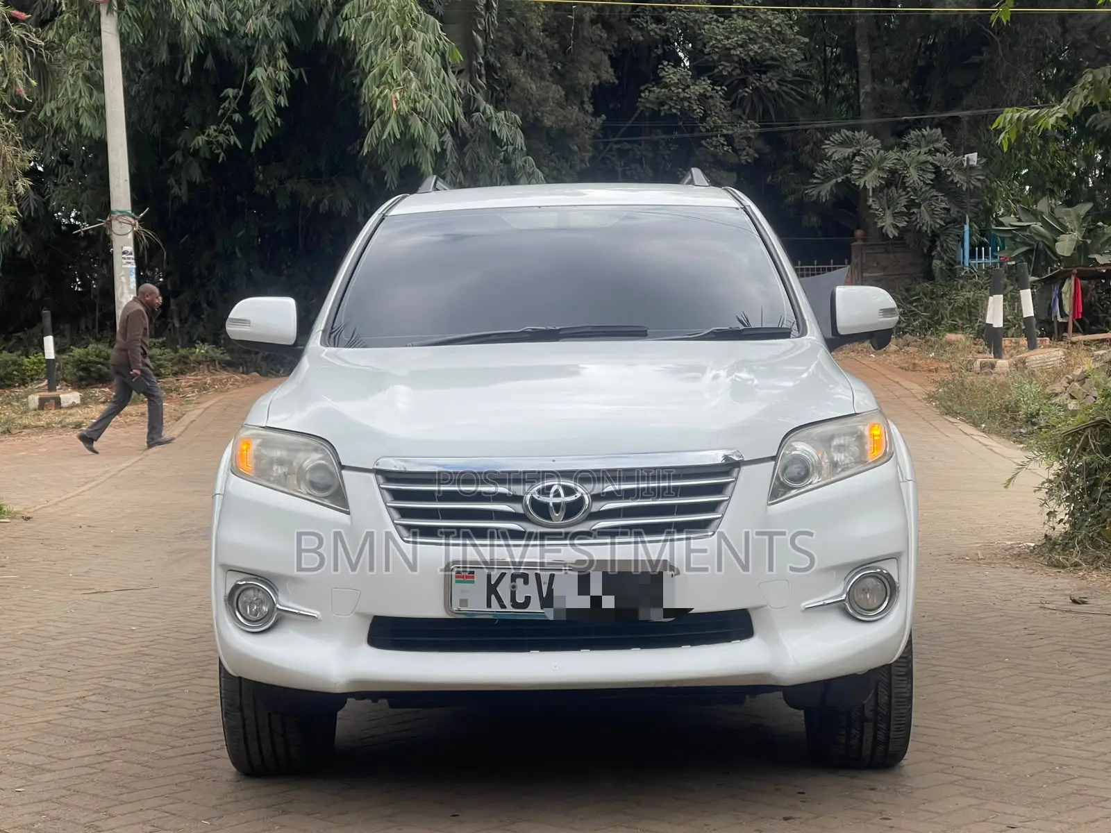 Toyota Vanguard 2012 White