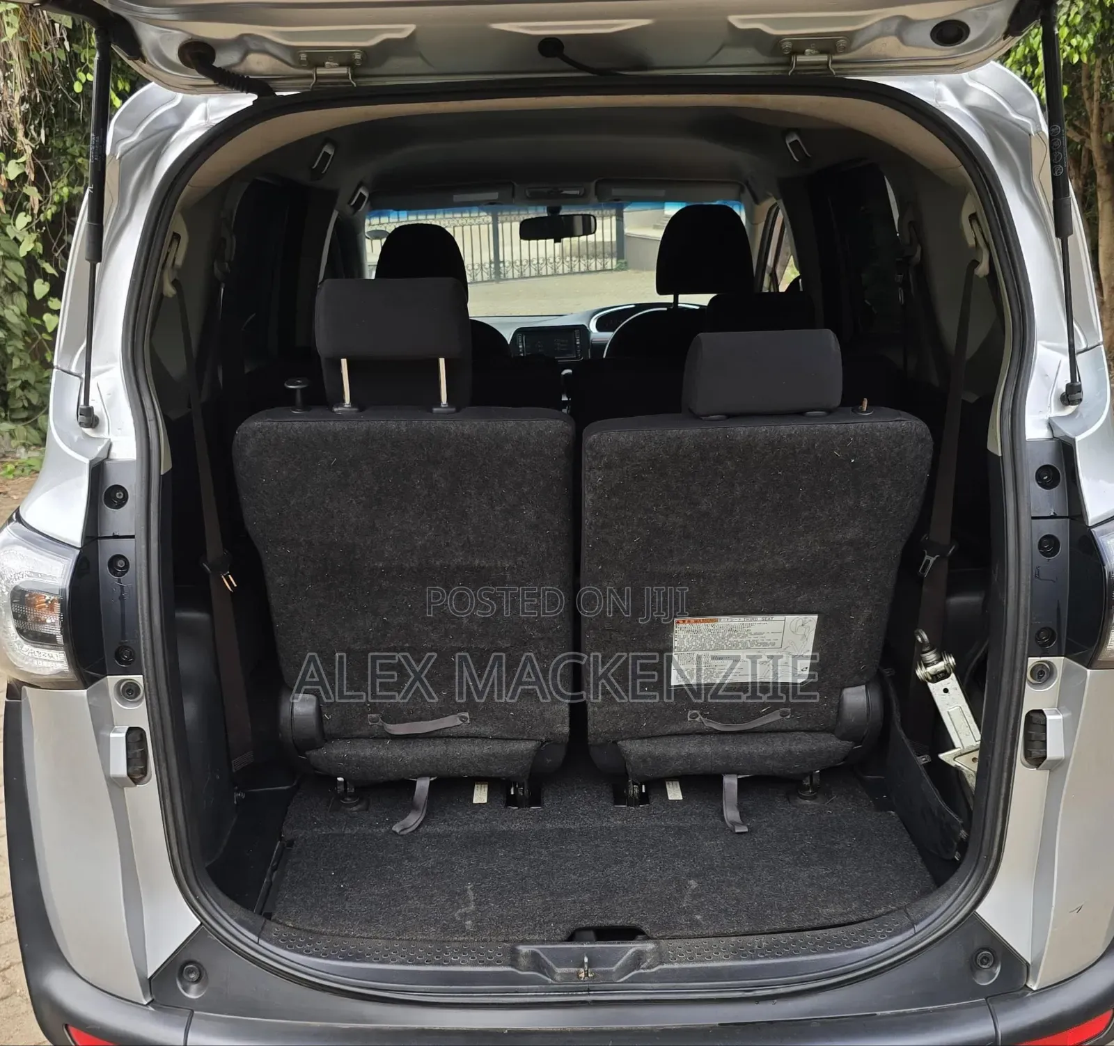 Toyota Sienta 2016 Silver