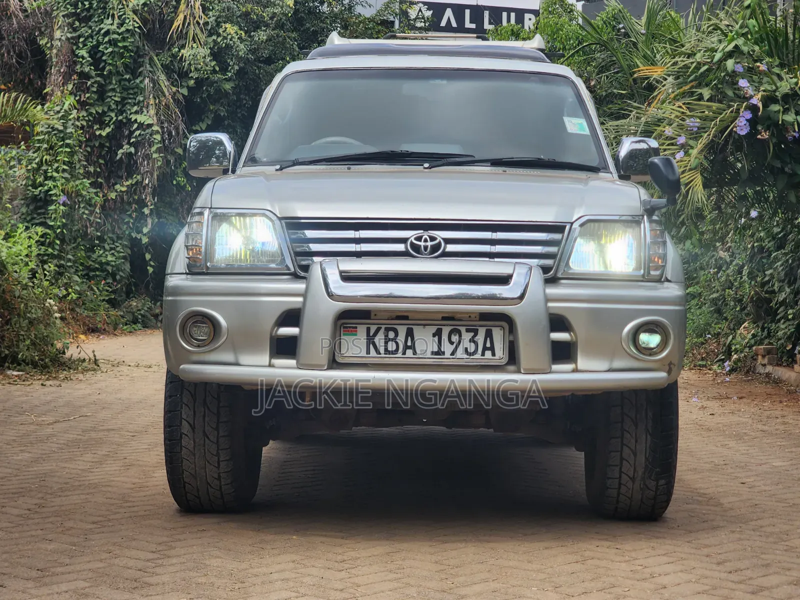 Toyota Land Cruiser Prado 2000 Silver
