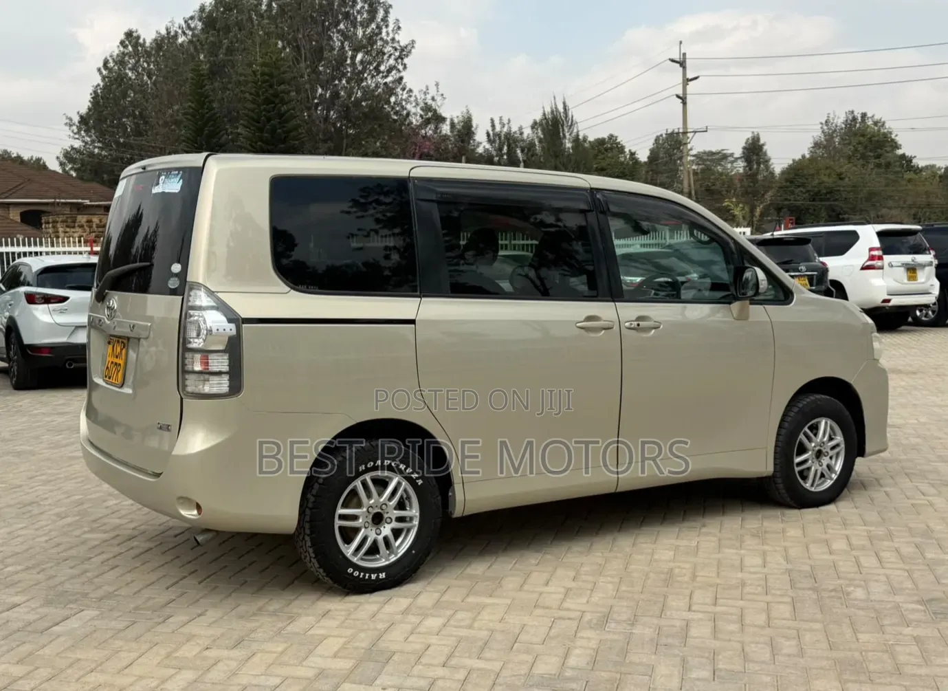 Toyota Voxy 2012 Beige