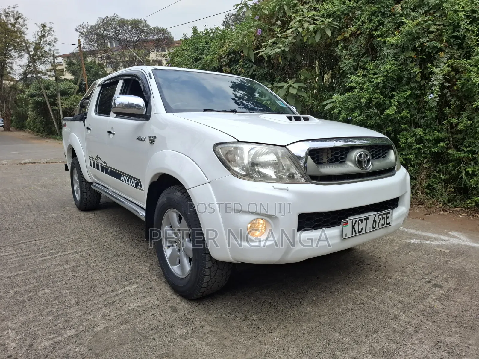 Toyota Hilux 2012 White