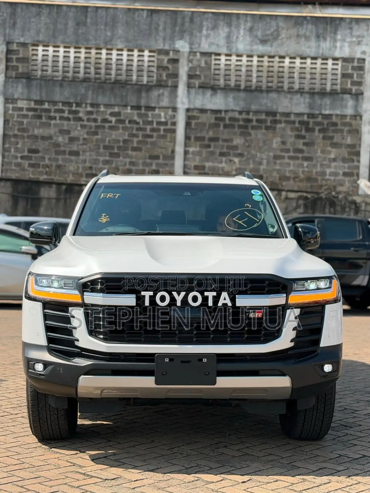 Toyota Land Cruiser LC300 2022 White