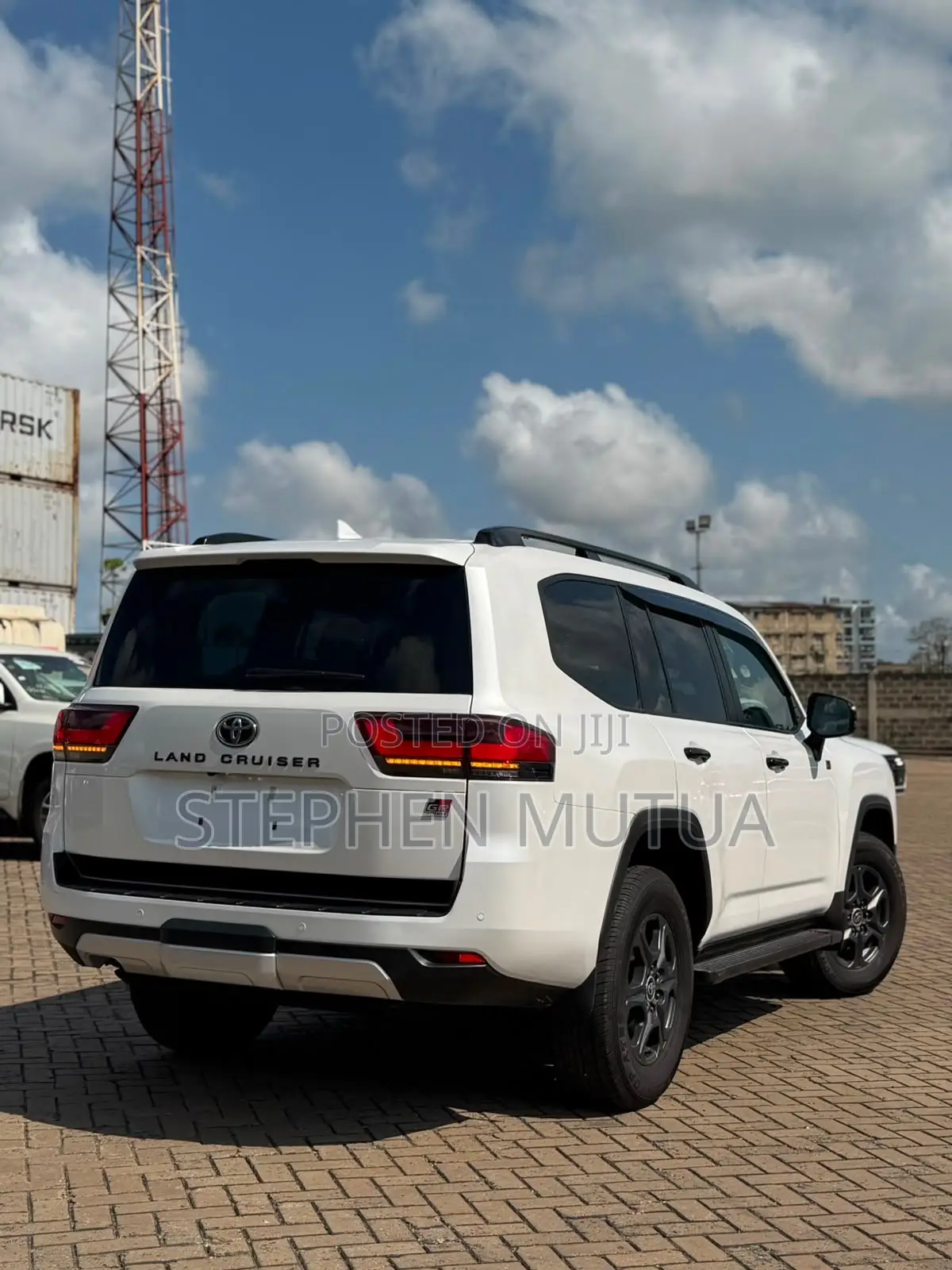 Toyota Land Cruiser LC300 2022 White