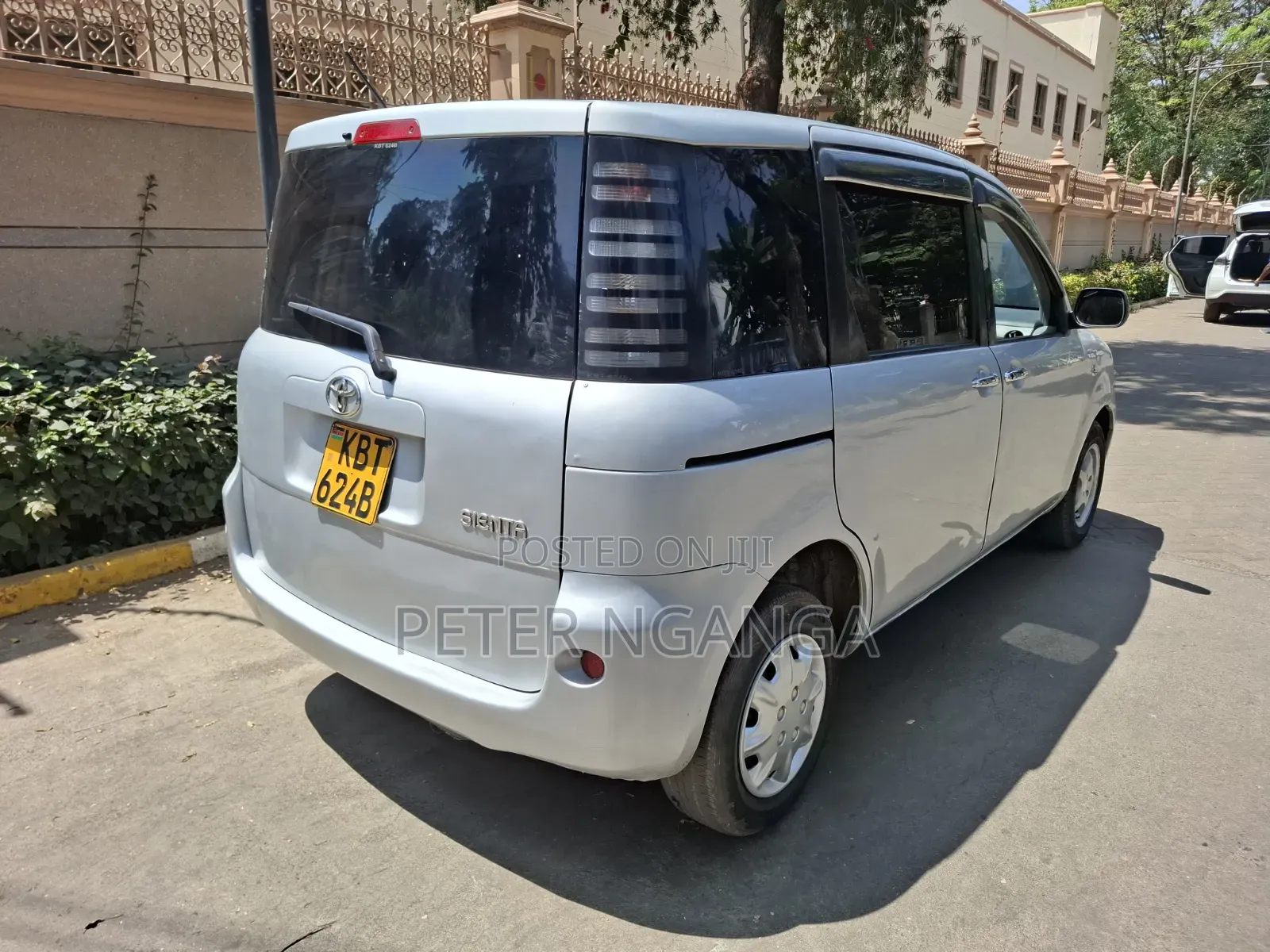 Toyota Sienta 2006 Silver