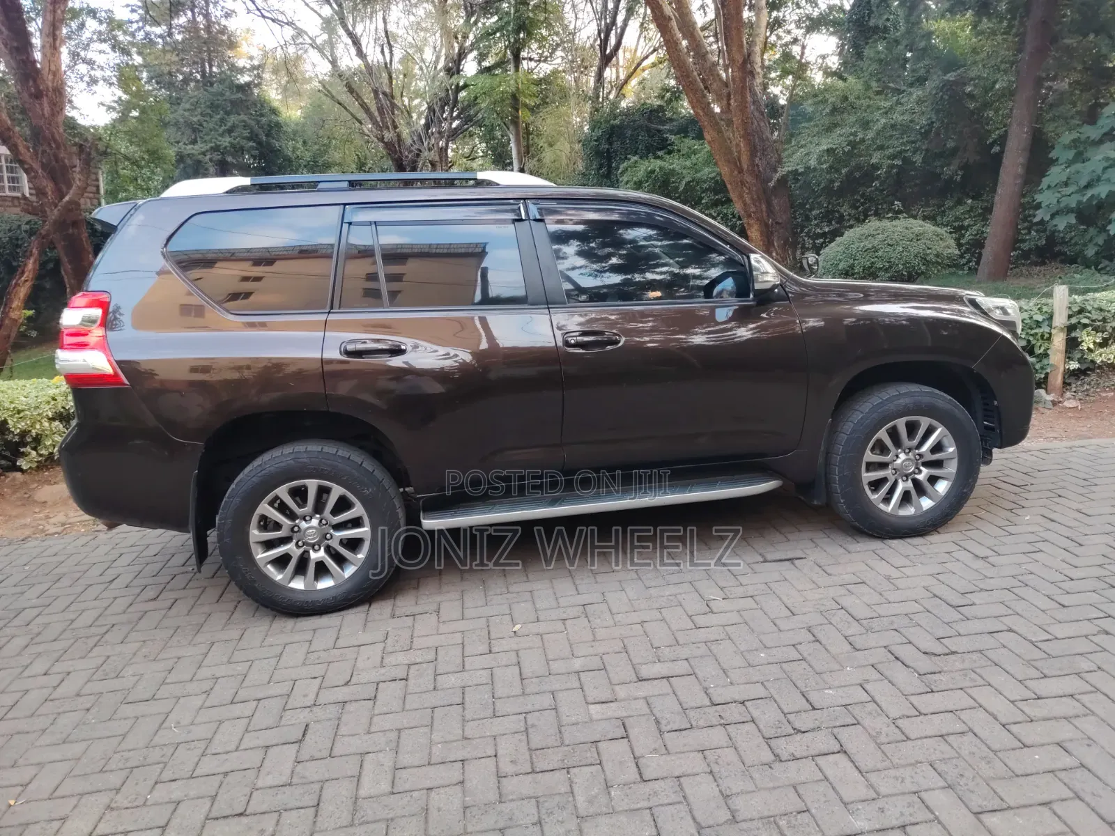 Toyota Land Cruiser Prado 2017 Brown