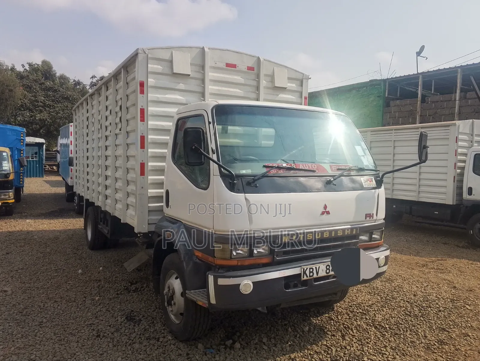 Mitsubishi FH 2012 White