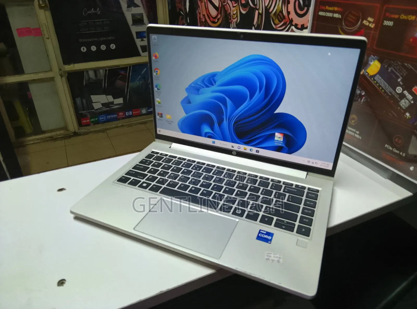 Laptop HP ProBook 440 G10 8GB Intel Core i7 SSD 256GB