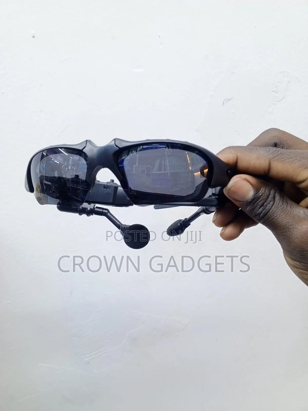 Bluetooth Smart Sunglasses With UV400 Polarized Lenses