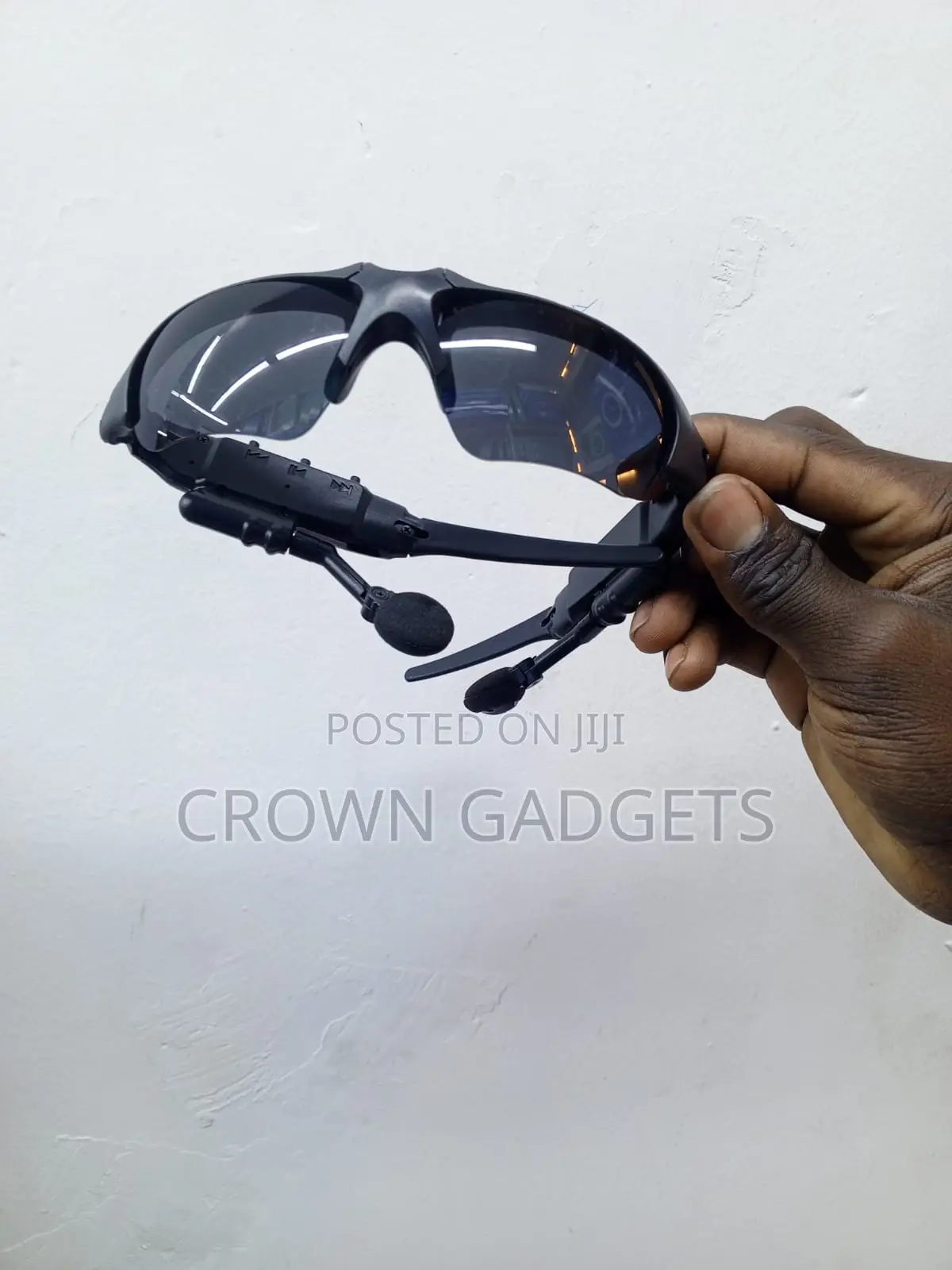 Bluetooth Smart Sunglasses With UV400 Polarized Lenses