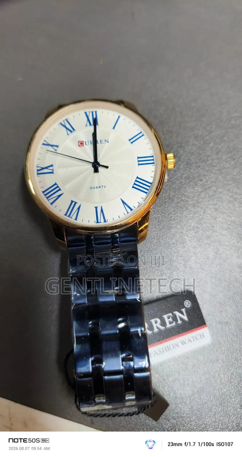 Curren 8422 Classic Unisex Wristwatch