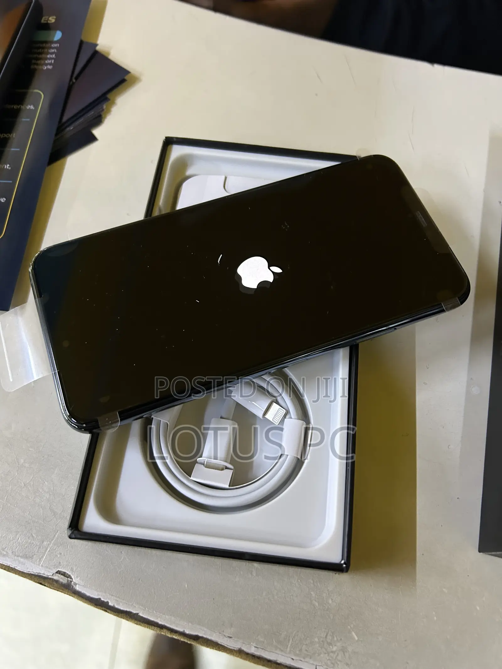 New Apple iPhone 11 Pro Max 256 GB Green