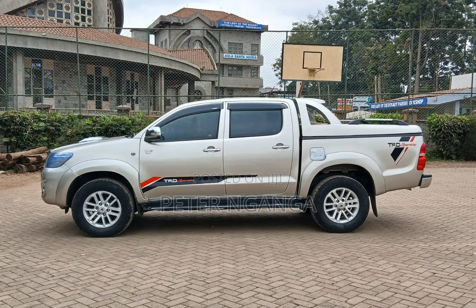 Toyota Hilux 2013 Gold